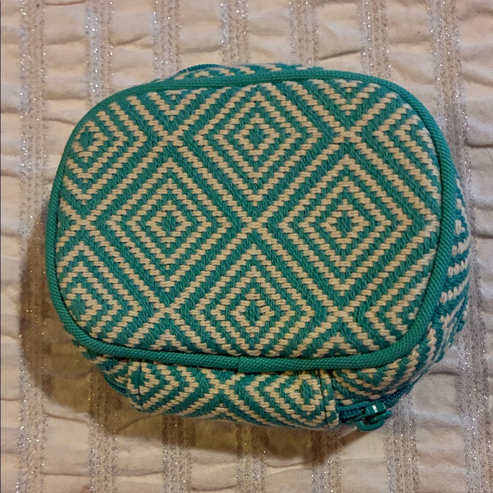Thirty-One Teal and Cream Geometric Travel Bag